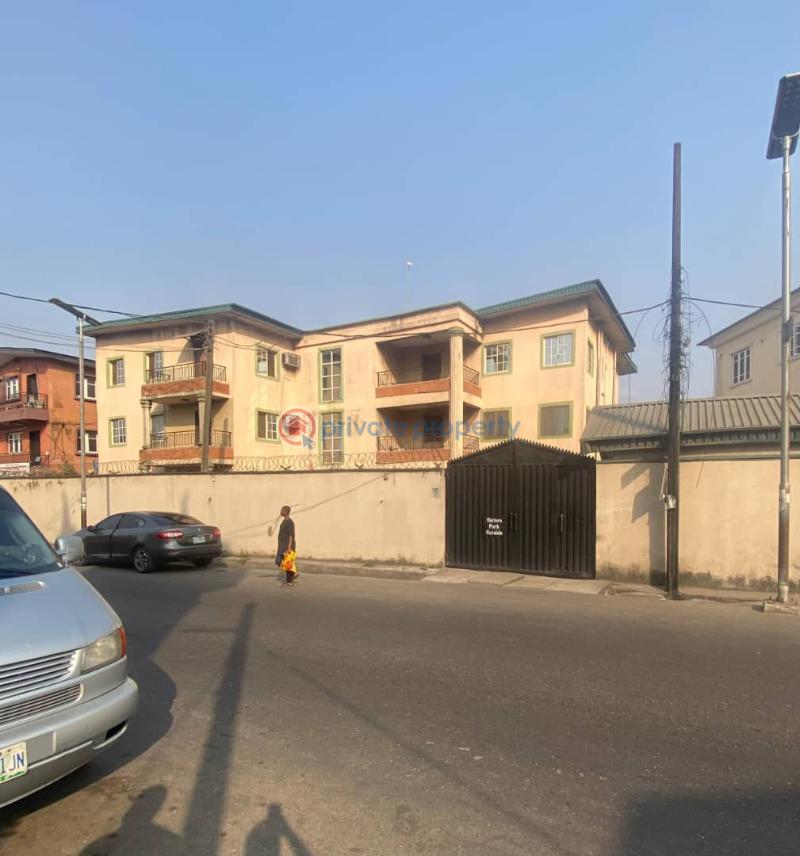 2 bedroom Block Of Flats For Sale Surulere Lagos