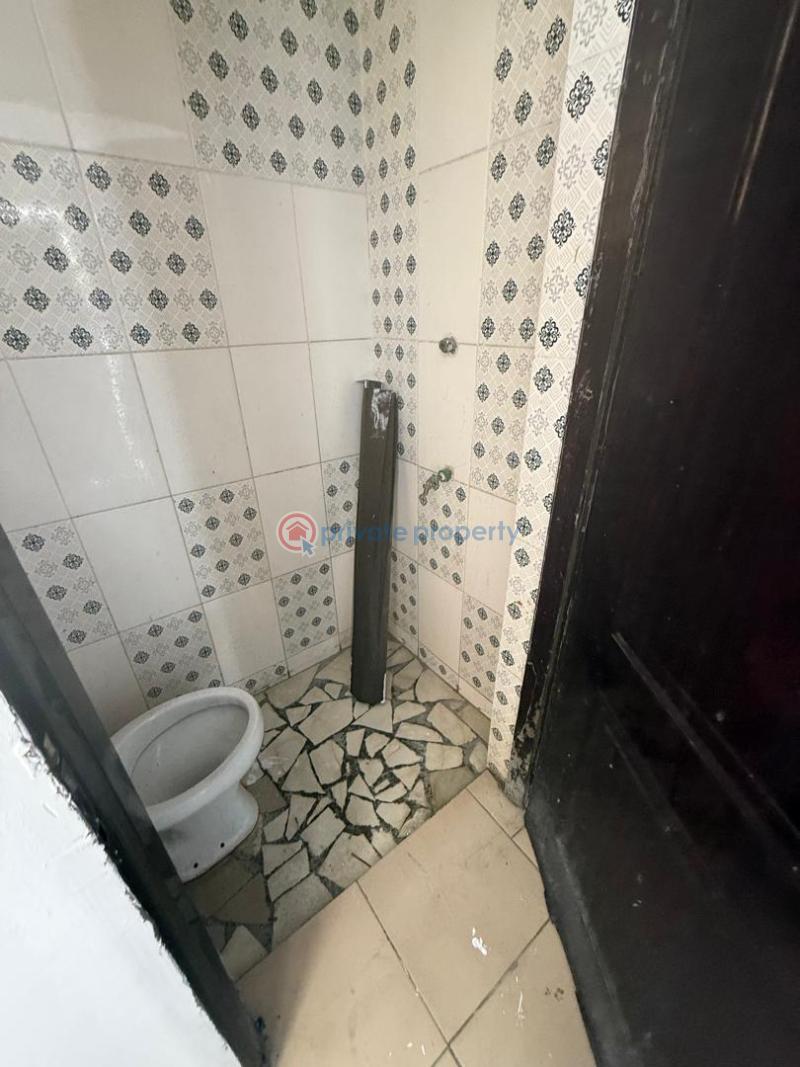 1 bedroom Room or Boys Quarter For Rent Along Lekki Expressway Lagos - 5