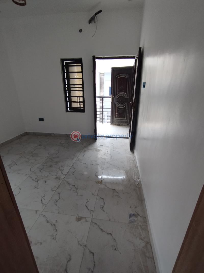 For rent 2 bedroom Flat & Apartment Greenfield Estate Ago Palace Isolo