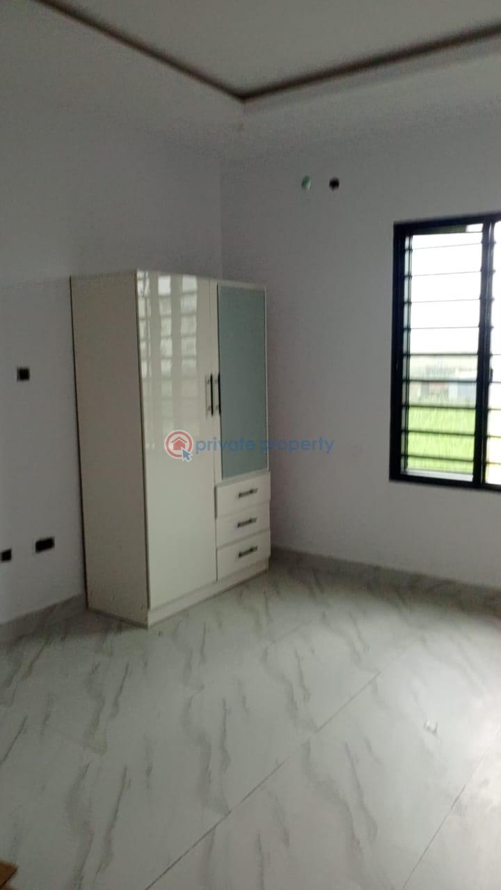 2 bedroom Flat & Apartment For Rent In An Estate Off James Hope University Alpha Beach Lekki Lagos - 10