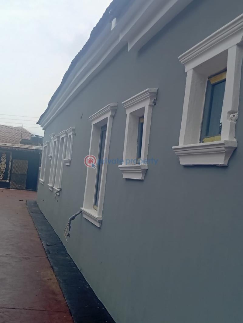 2 bedroom Block Of Flats For Rent Orimerunmu Fagbems Lagos Extension Ogun - 1