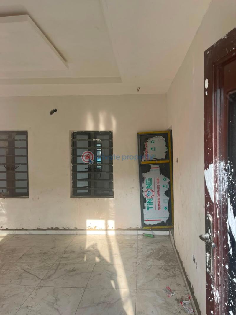 2 bedroom Block Of Flats For Rent Mende Maryland Lagos - 5