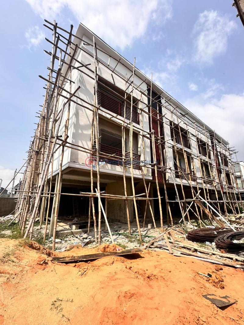 2 bedroom Block Of Flats For Sale Orchid Road Lekki Lagos - 0