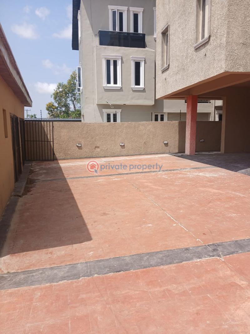 3 bedroom Flat & Apartment For Rent In An Estate Monastery Road Sangotedo Lagos - 0