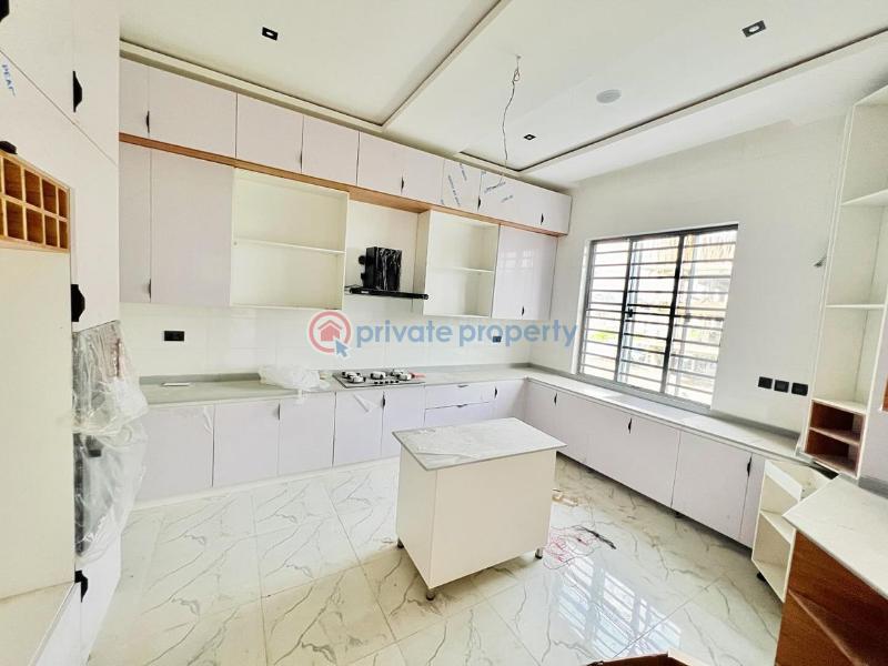 3 bedroom Block Of Flats For Sale The Property Located Within A Serene Neighborhood Ikate Elegushi Lekki Lagos - 1