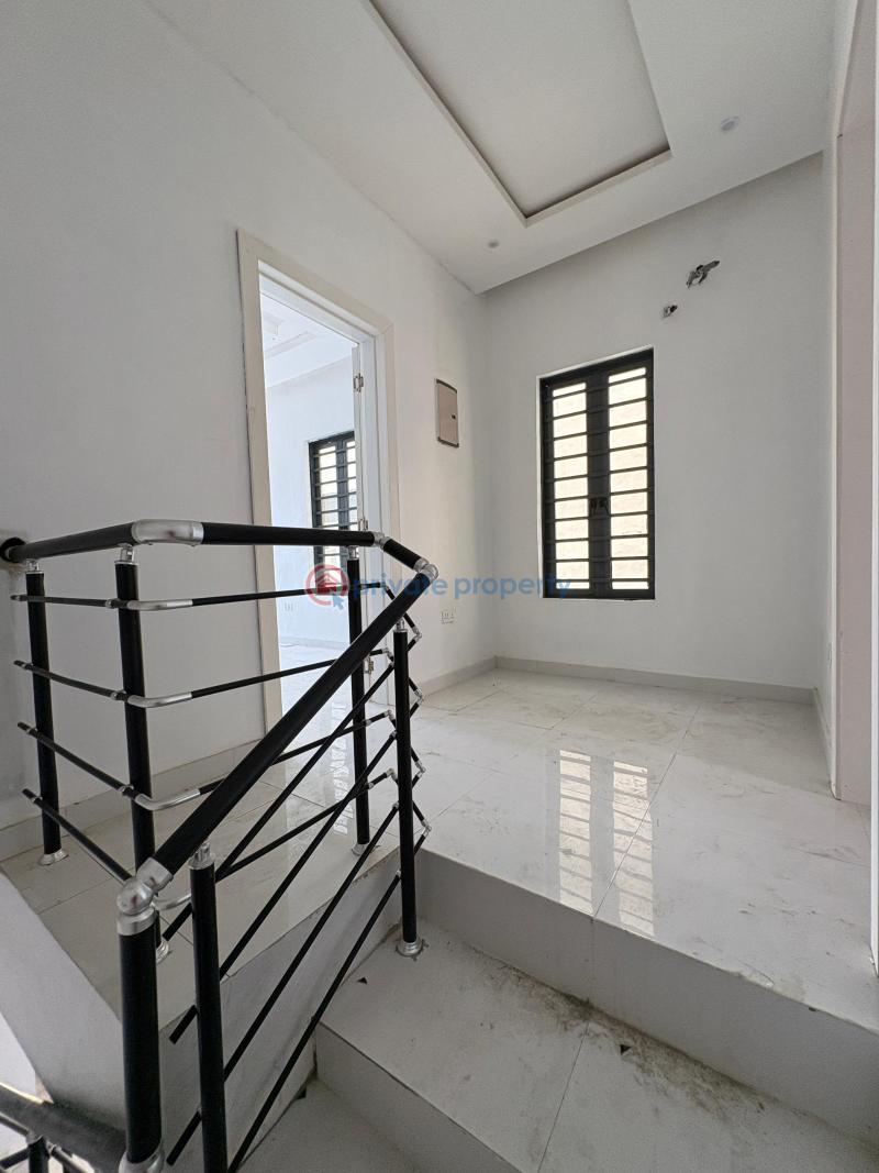 Brand new 3bedroom terrace self compound - 5 3 bedroom Terrace For Rent Ikota Lekki Lagos - 5