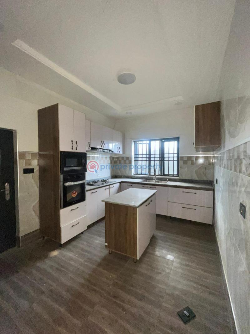 4 bedroom Terraced Duplex For Rent Off Ologolo Road Ologolo Lekki Lagos - 17
