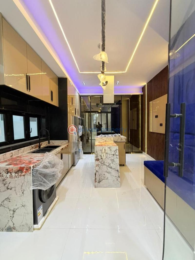 4 bedroom Detached Duplex For Sale Orchid Road, 2nd Tollgate, Lafiaji Lekki Lagos - 9
