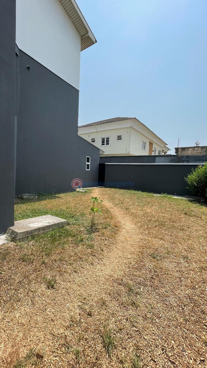 4 bedroom Semi detached Duplex For Sale Lekki Phase 1 Lagos - 11