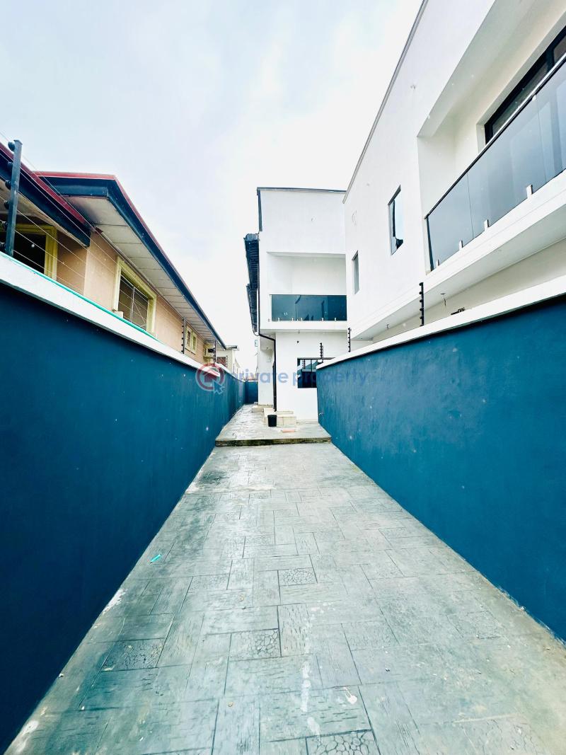 4 bedroom Semi detached Duplex For Sale Gbagada Lagos