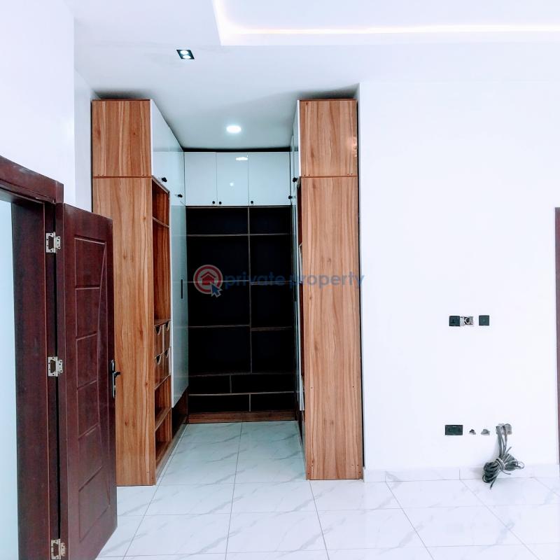 4 bedroom Semi detached Duplex For Sale Ikota G.r.a Ikota Lekki Lagos - 4