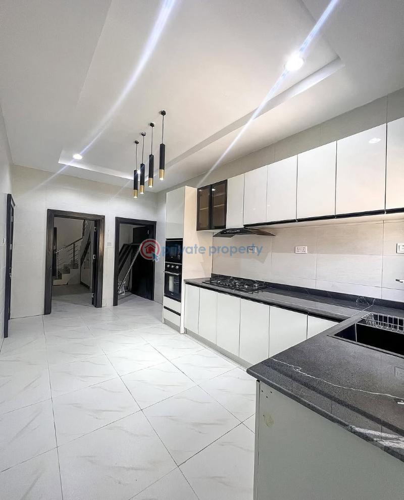 House For Sale Durumi Abuja Phase 2  - 8