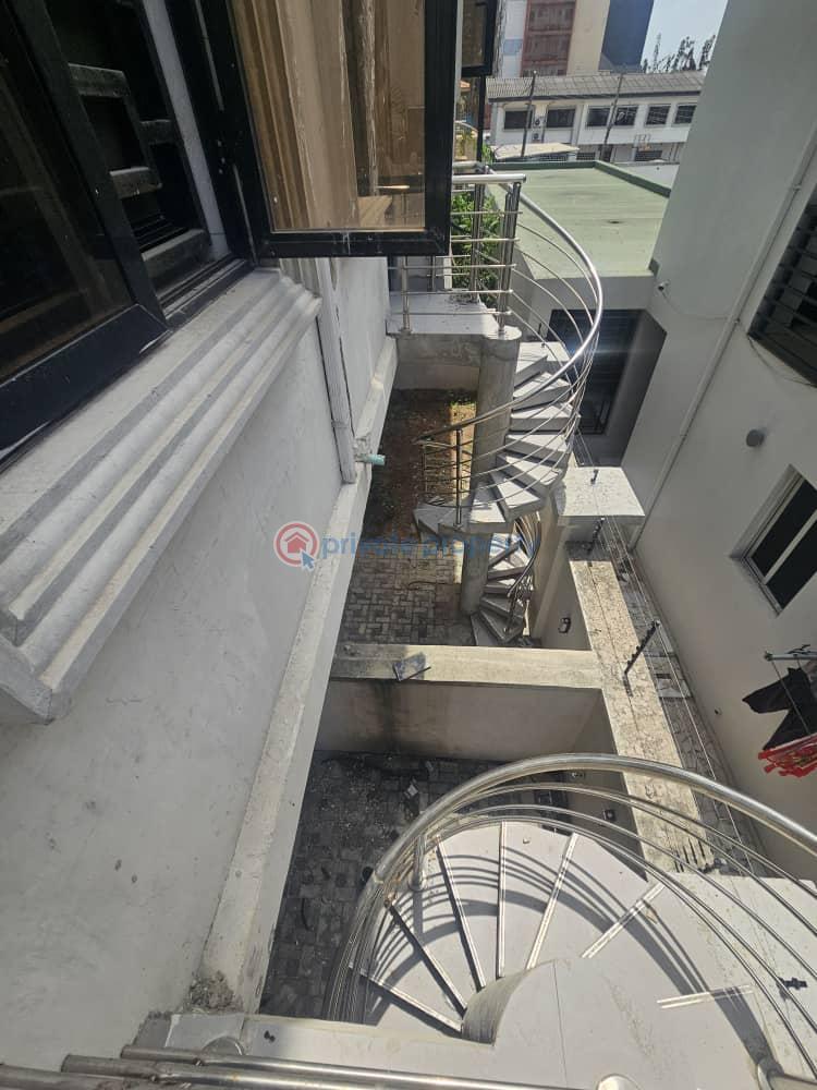 4 bedroom Terraced Duplex For Sale Old Ikoyi Lagos - 29
