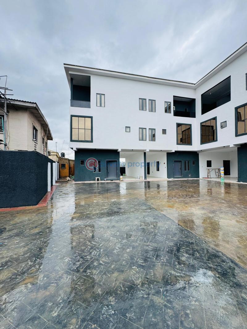 4 bedroom Terraced Duplex For Sale Omole Phase 1 Ojodu Lagos - 0