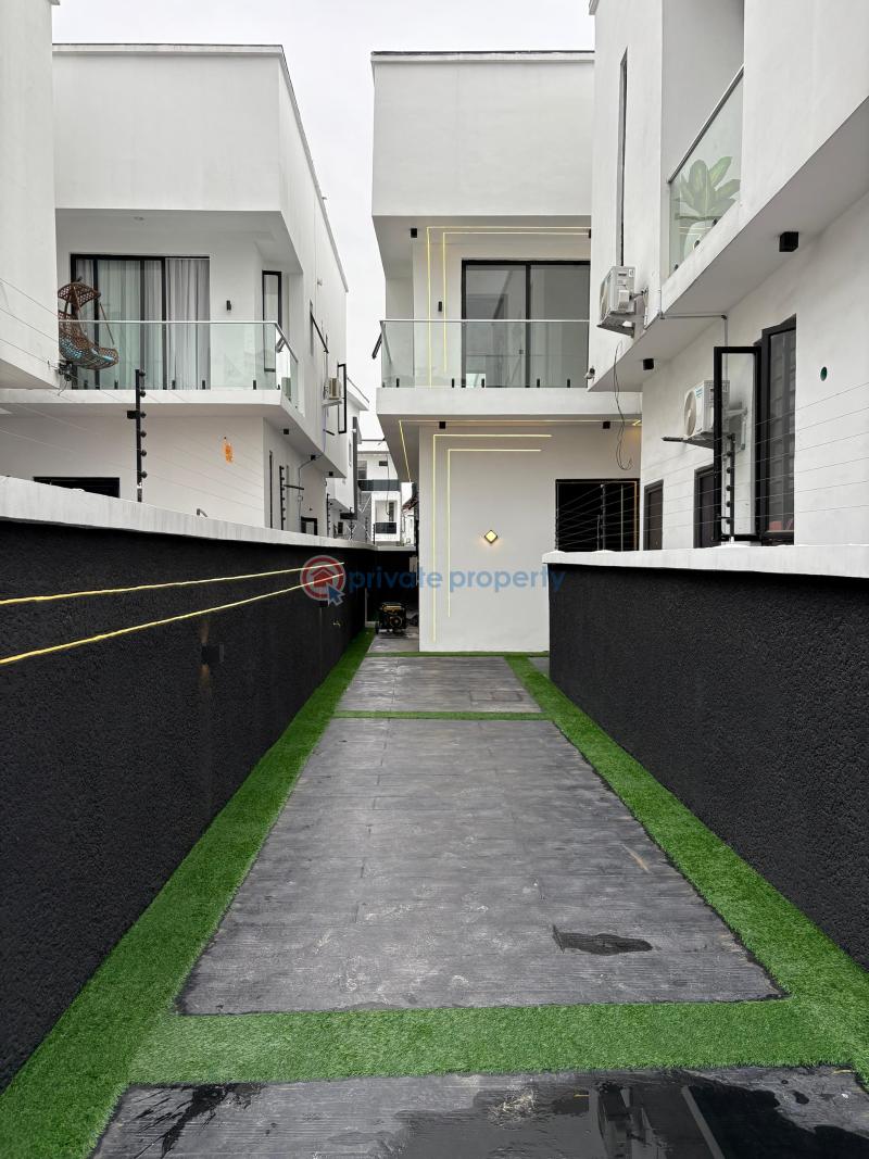 4 bedroom Semi detached Duplex For Sale Chevron, Chevron Drive Lekki Lagos - 0
