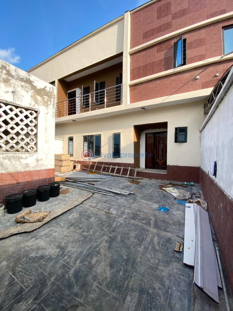 4 bedroom Terraced Duplex For Rent Lakowe Golf Course Road Lakowe Ajah Lagos - 18