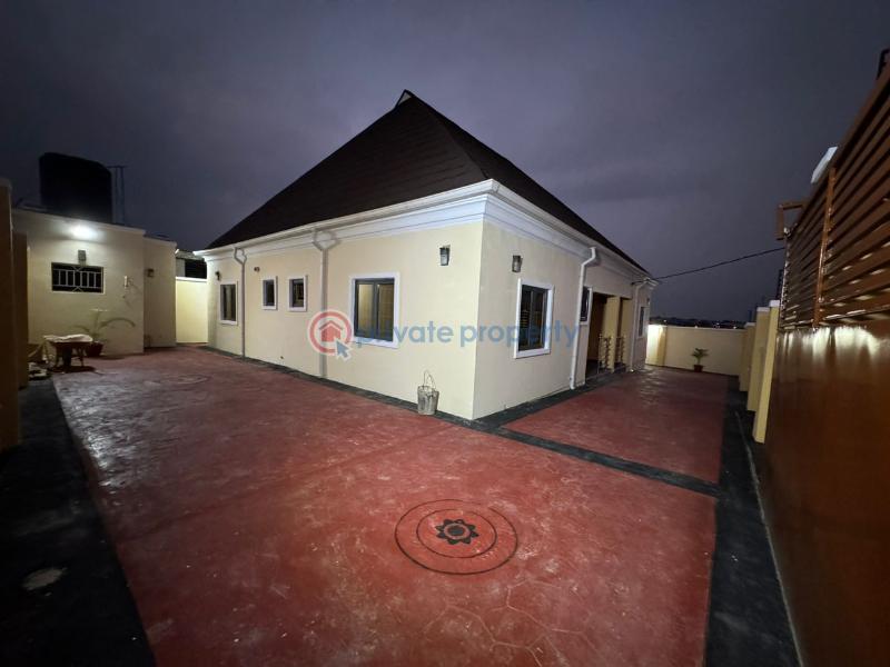 4 bedroom Bungalow For Sale Gbongudu Akobo Ibadan Oyo - 0