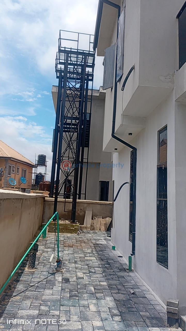 5 bedroom Detached Duplex For Sale Alimosho Igando Ikotun/Igando Lagos - 1