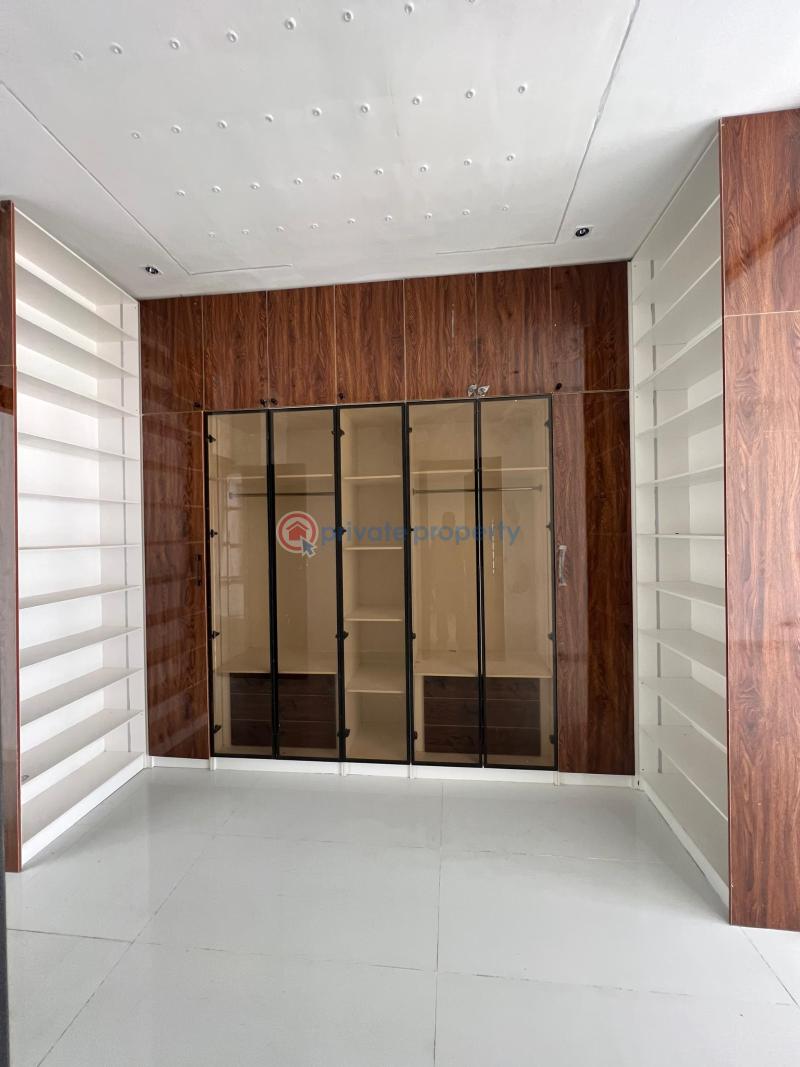 5 bedroom Detached Duplex For Sale 2nd Toll Gate, Lafiaji Lekki Lagos - 19