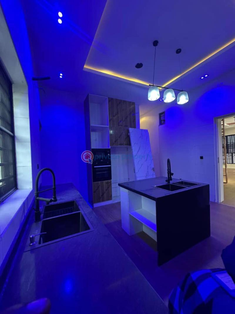 Brand new 5 bedroom fully detached duplex with bq and pool in orchid - 7 5 bedroom Duplex For Rent Orchid Road Lekki Phase 2 Lagos - 7
