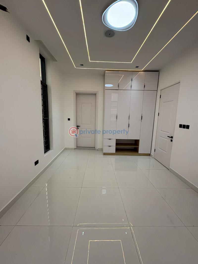 5 bedroom Detached Duplex For Sale 2nd Tollgate Lafiaji Lekki Lagos - 17