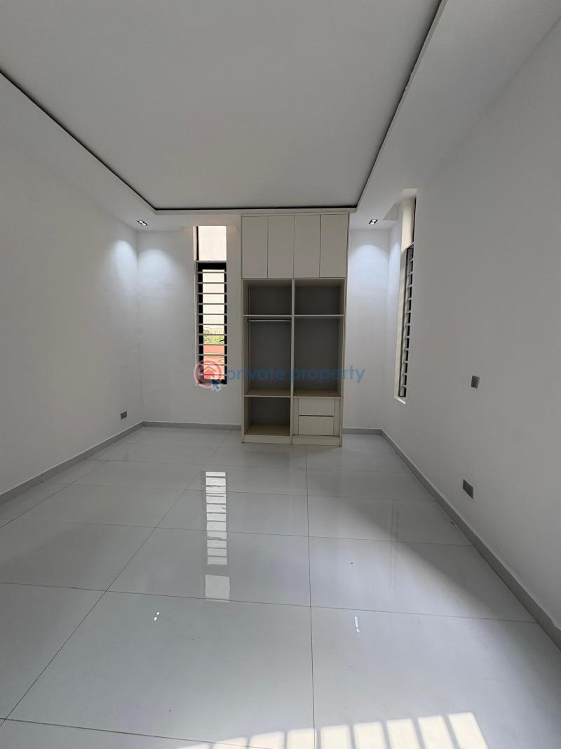 5 bedroom Detached Duplex For Sale Orchid Road, Lafiaji Lekki Lagos - 10