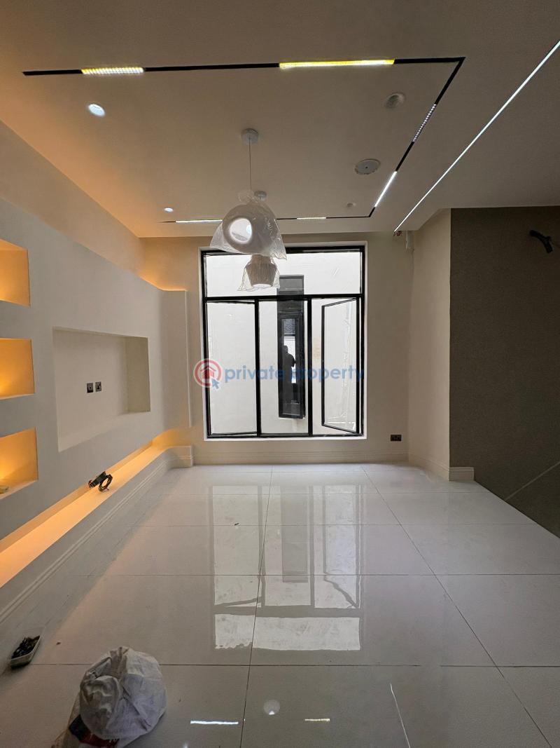 5 bedroom Detached Duplex For Sale Orchid Road, 2nd Tollgate, Lafiaji Lekki Lagos - 1