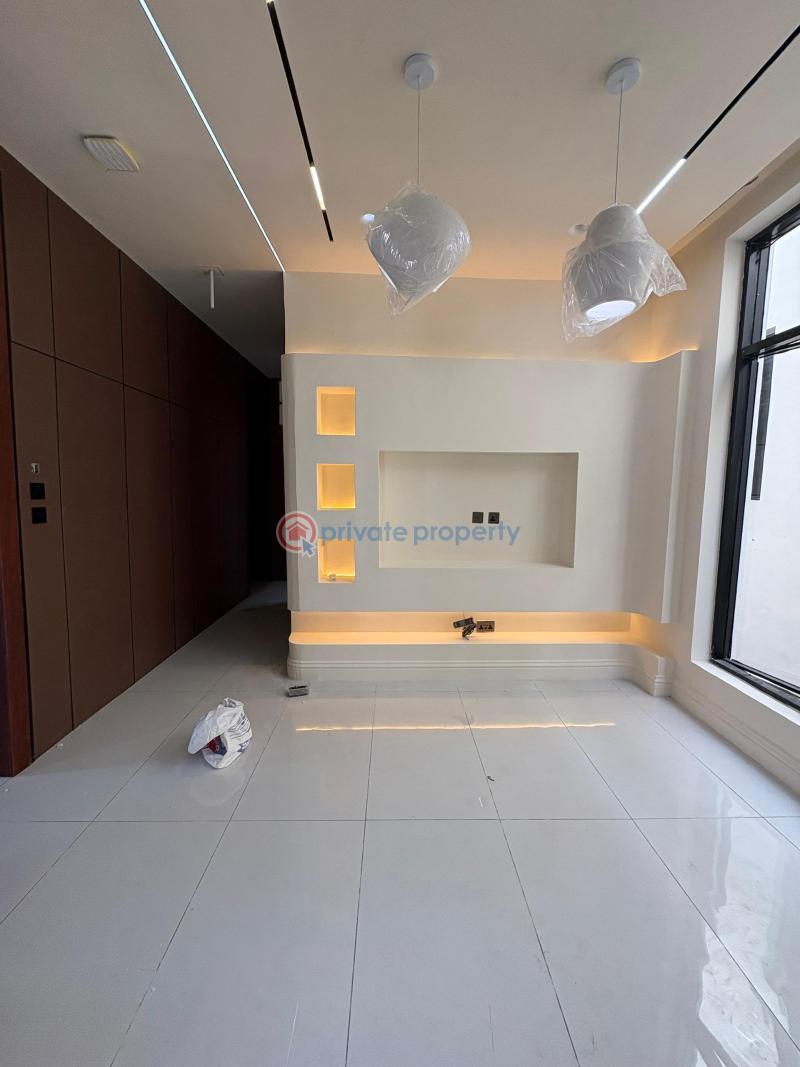 5 bedroom Detached Duplex For Sale Orchid Road, 2nd Tollgate, Lafiaji Lekki Lagos - 11
