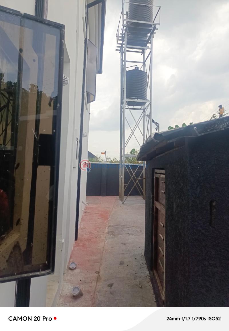 6 bedroom Detached Duplex For Sale Amakabo Avu Close To Umuguma World Bank Owerri Imo - 12