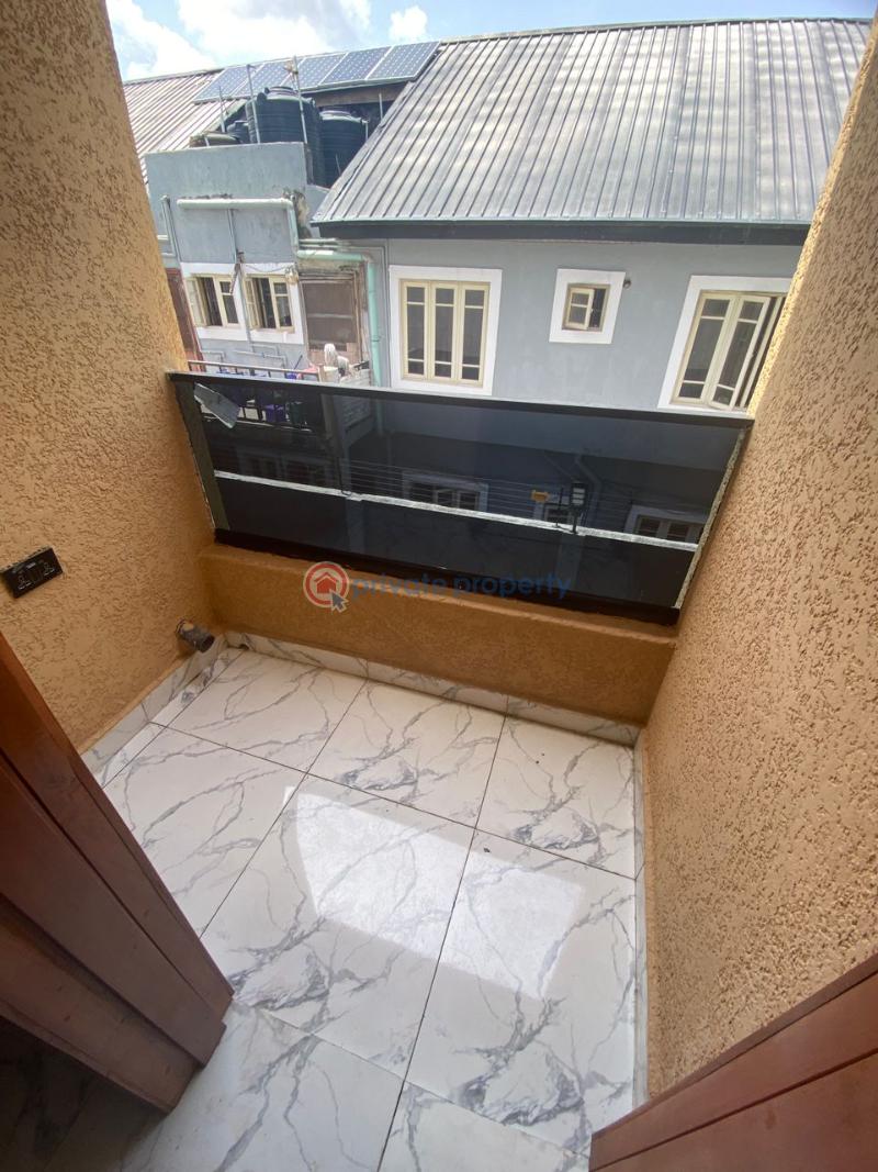4 bedroom Terraced Duplex For Sale Osapa Lekki Lagos - 11