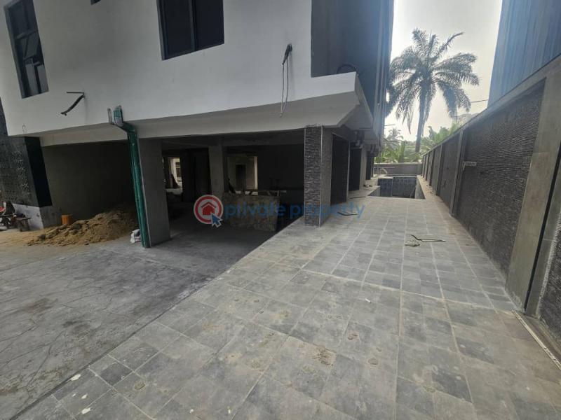 Brand new and fully serviced 2 bedroom apartment with concierge, elevator, swimming pool, gym, generator - 13 2 bedroom Block Of Flats For Sale Old Ikoyi Lagos - 13
