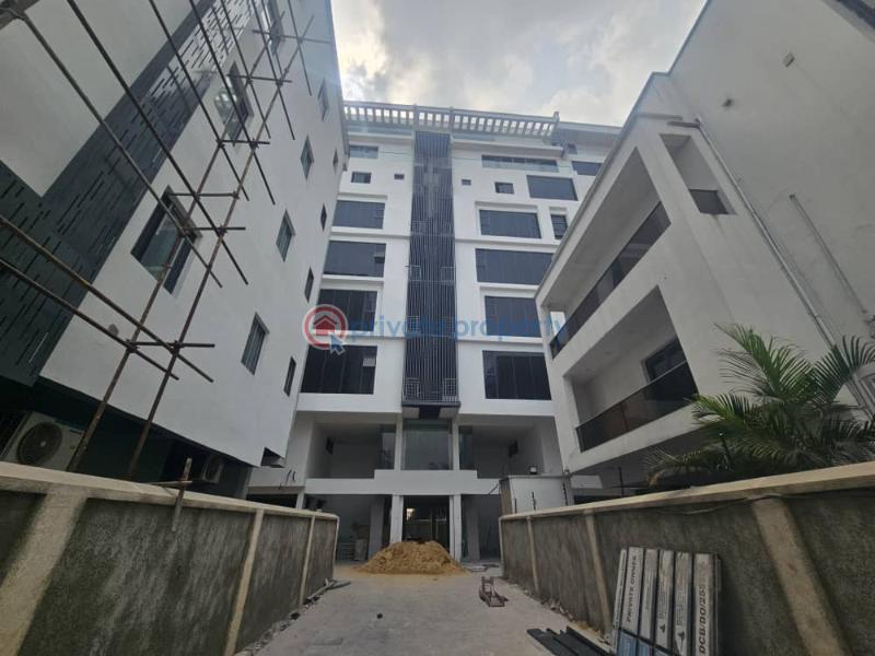 Brand new and fully serviced 2 bedroom apartment with concierge, elevator, swimming pool, gym, generator - 1 2 bedroom Block Of Flats For Sale Old Ikoyi Lagos - 1