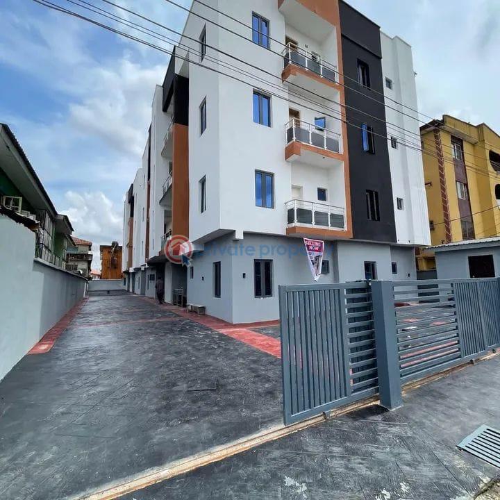 3 bedroom Block Of Flats For Sale Surulere Lagos
