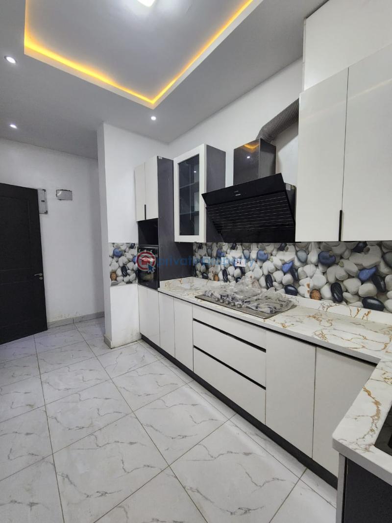 4 bedroom House For Sale Obanikoro Estate Shomolu Lagos - 6