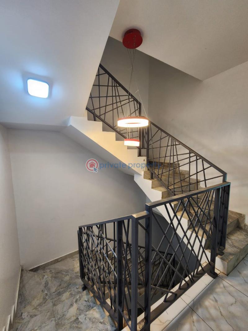 4 bedroom House For Sale Obanikoro Estate Shomolu Lagos - 4