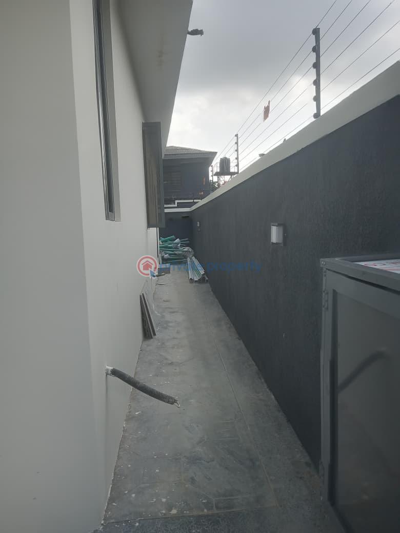 4 bedroom Detached Duplex For Sale Magodo Phase 1 Isheri Waterfrout Estate Magodo GRA Phase 1 Ojodu Lagos - 2