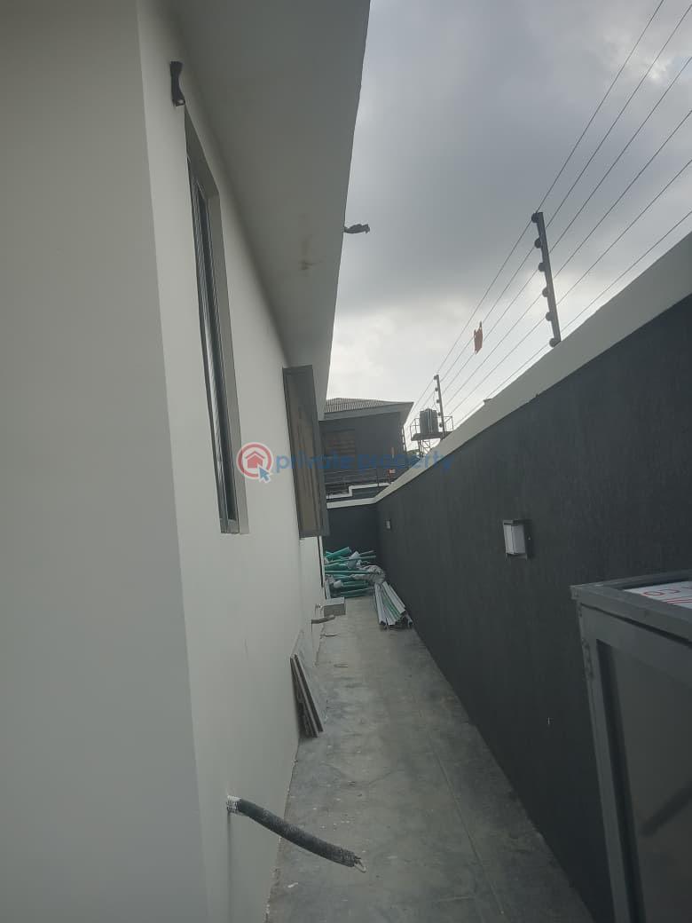 4 bedroom Detached Duplex For Sale Magodo Phase 1 Isheri Waterfrout Estate Magodo GRA Phase 1 Ojodu Lagos - 1