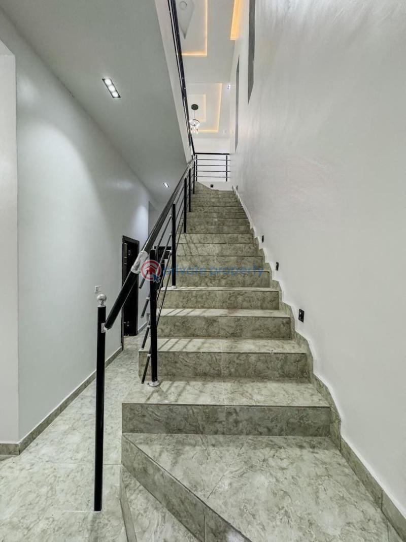 5 bedroom House For Sale Behind Zenith Bank, Off Chike Mba Close, Osapa London Lekki Lagos - 9