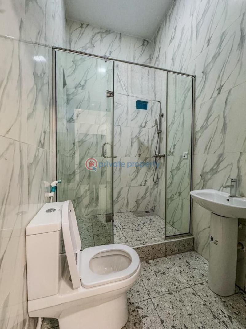 5 bedroom House For Sale Behind Zenith Bank, Off Chike Mba Close, Osapa London Lekki Lagos - 18