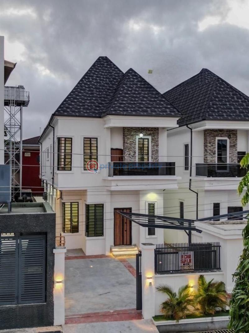 5 bedroom House For Sale Behind Zenith Bank, Off Chike Mba Close, Osapa London Lekki Lagos - 1