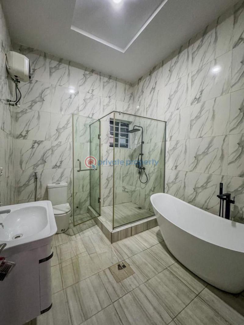 5 bedroom House For Sale Behind Zenith Bank, Off Chike Mba Close, Osapa London Lekki Lagos - 13