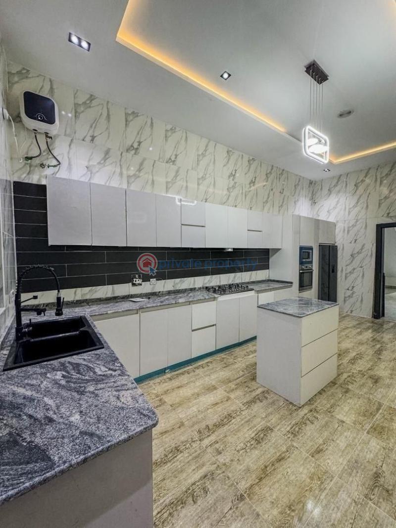 5 bedroom House For Sale Behind Zenith Bank, Off Chike Mba Close, Osapa London Lekki Lagos - 7