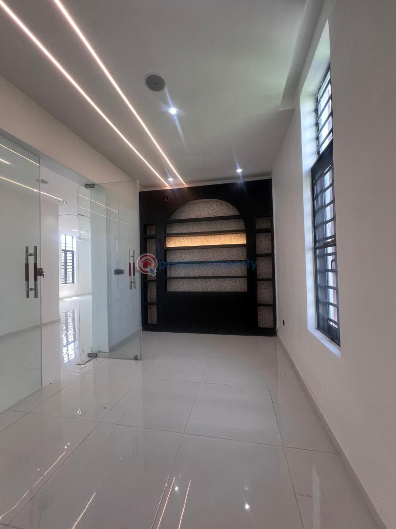 6 bedroom Detached Duplex For Sale Chevron Drive Lekki Lagos - 3