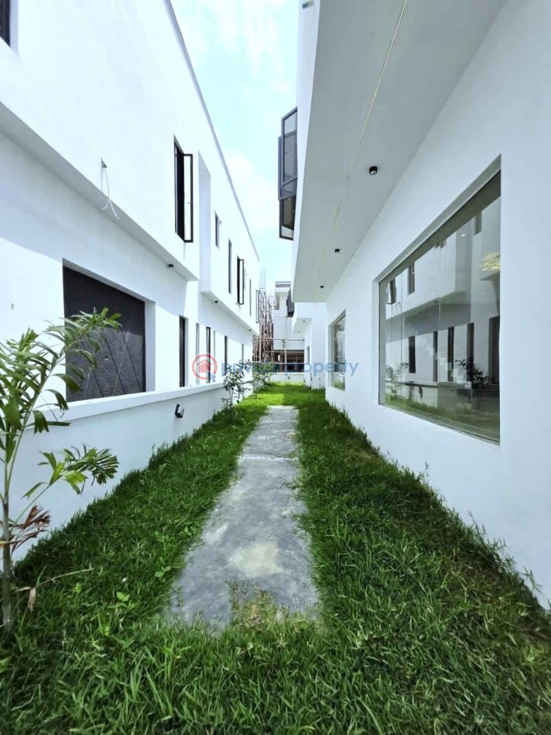 5 bedroom Detached Duplex For Sale Ikota Lekki Lagos - 9