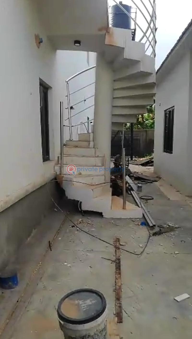 Mall/Complex/Plaza For Sale Along Utesi Tarred Road, Off Sapele Road Bypass Benin Edo - 5