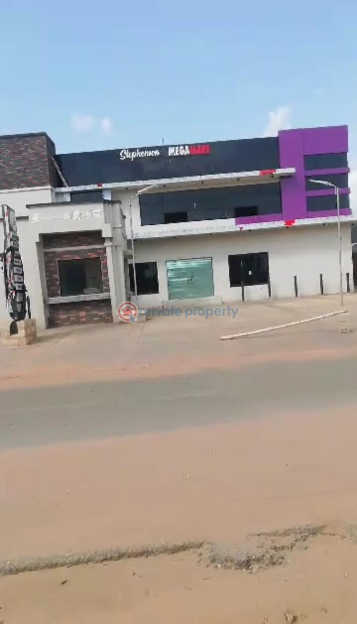 Mall/Complex/Plaza For Sale Along Utesi Tarred Road, Off Sapele Road Bypass Benin Edo - 1