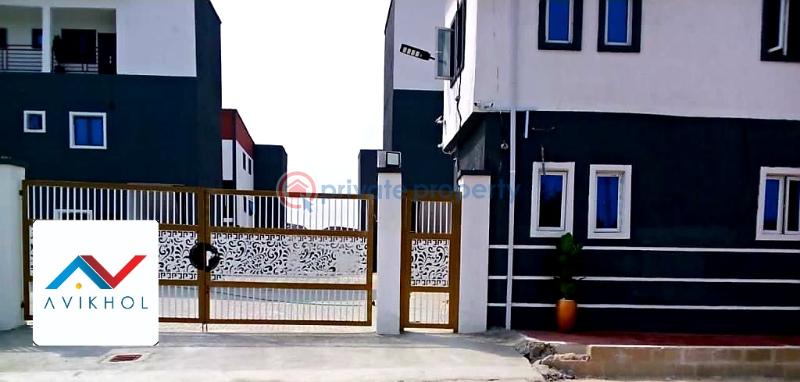 Brand new mini estate with 28 units of duplexes and apartments. entire estate for sale as a unit.. - 6 House For Sale Sagotedo, Ajah Sangotedo Lagos - 6