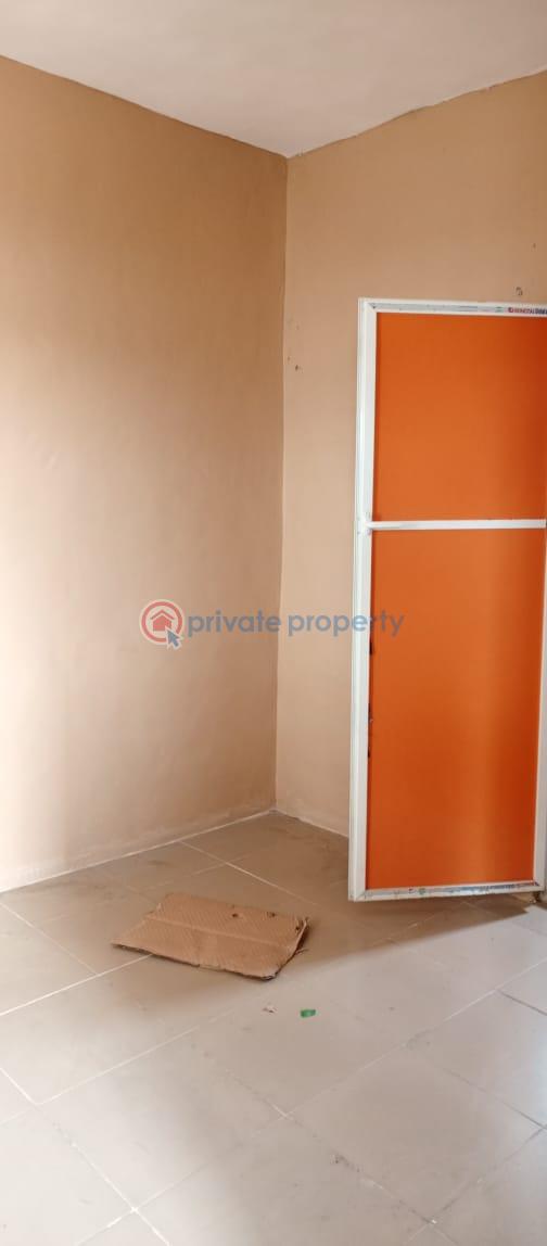 1 bedroom Block Of Flats For Rent Victor Olaiya Surulere Lagos - 7