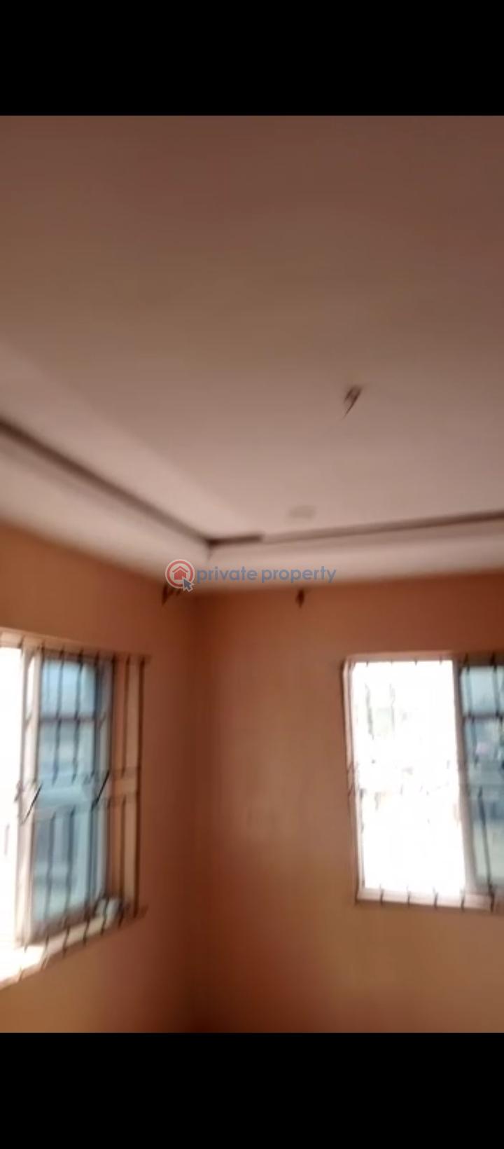 1 bedroom Block Of Flats For Rent Victor Olaiya Surulere Lagos - 3
