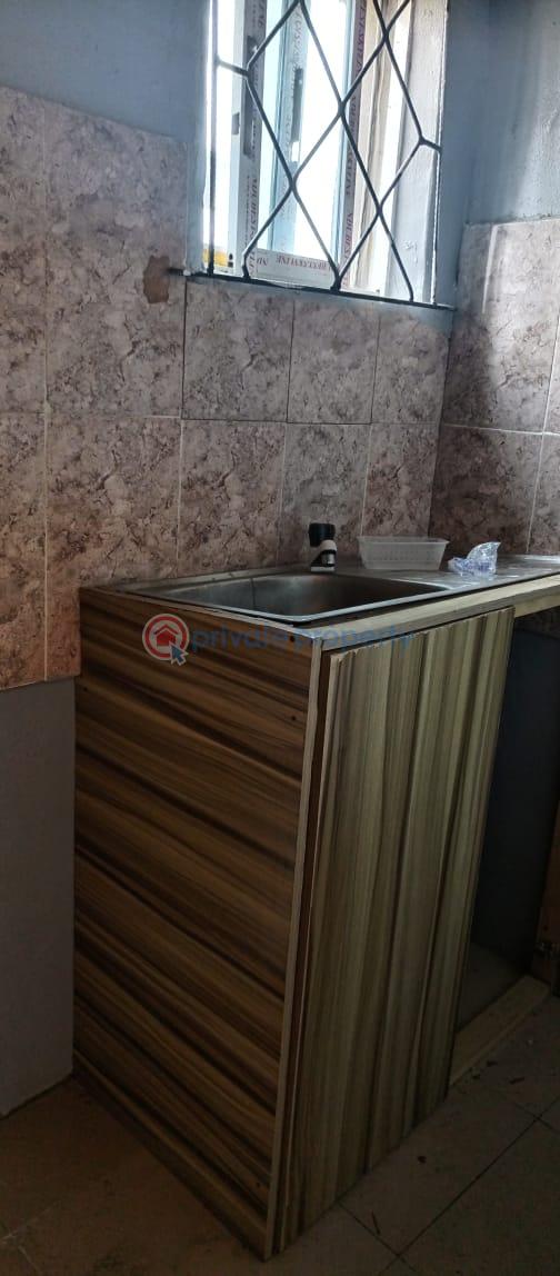 1 bedroom Block Of Flats For Rent Victor Olaiya Surulere Lagos - 8